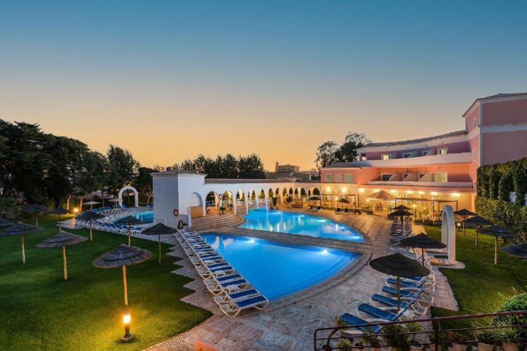 Praia Da Rocha, Vila Rosa, T1, Piscinas, Parqueamento E Internet By Ig Портіман Екстер'єр фото