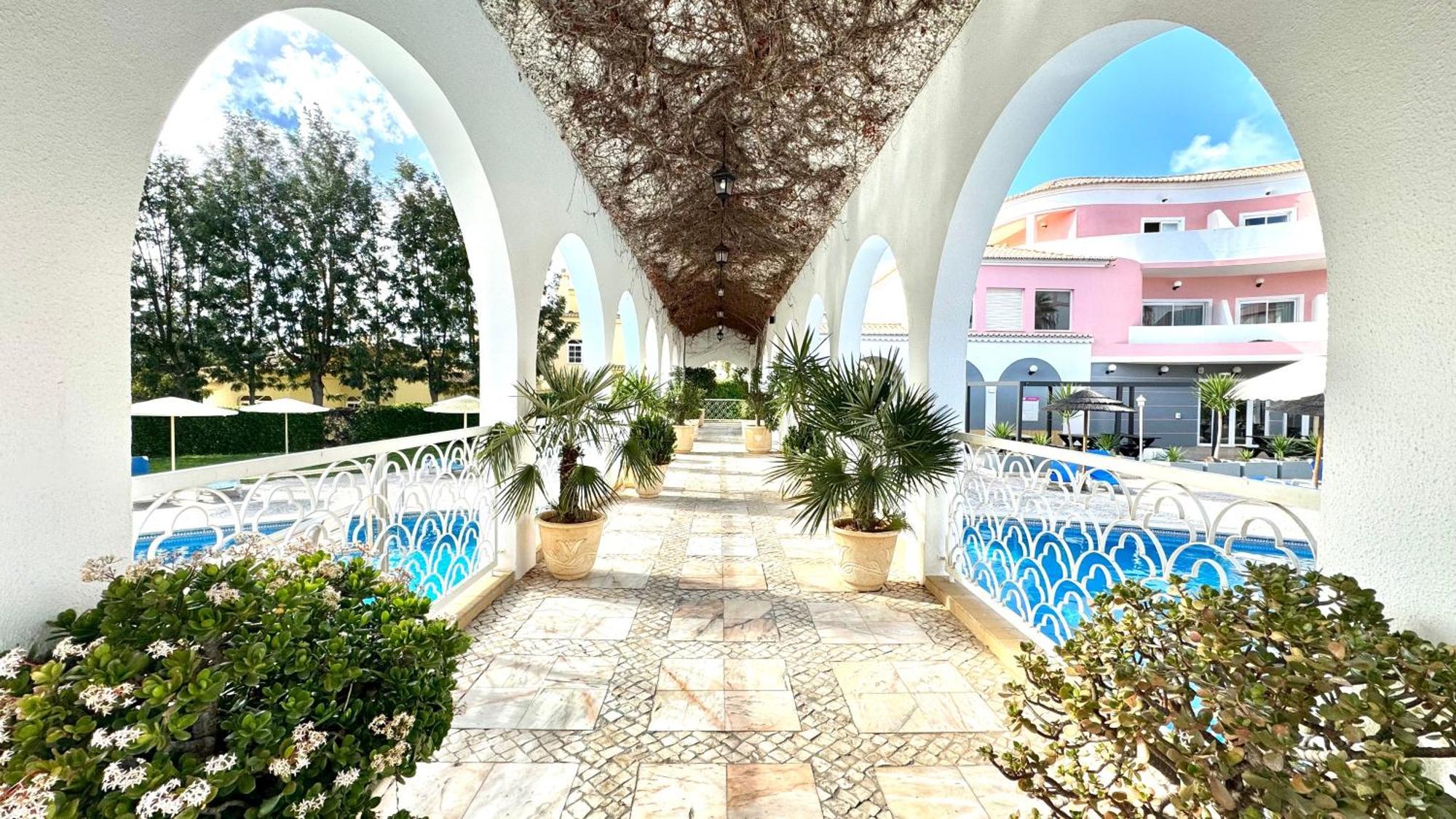 Praia Da Rocha, Vila Rosa, T1, Piscinas, Parqueamento E Internet By Ig Портіман Екстер'єр фото