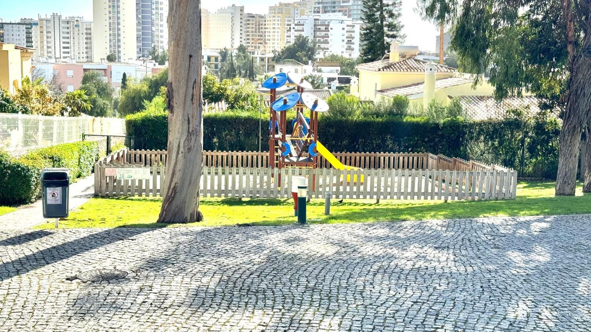 Praia Da Rocha, Vila Rosa, T1, Piscinas, Parqueamento E Internet By Ig Портіман Екстер'єр фото